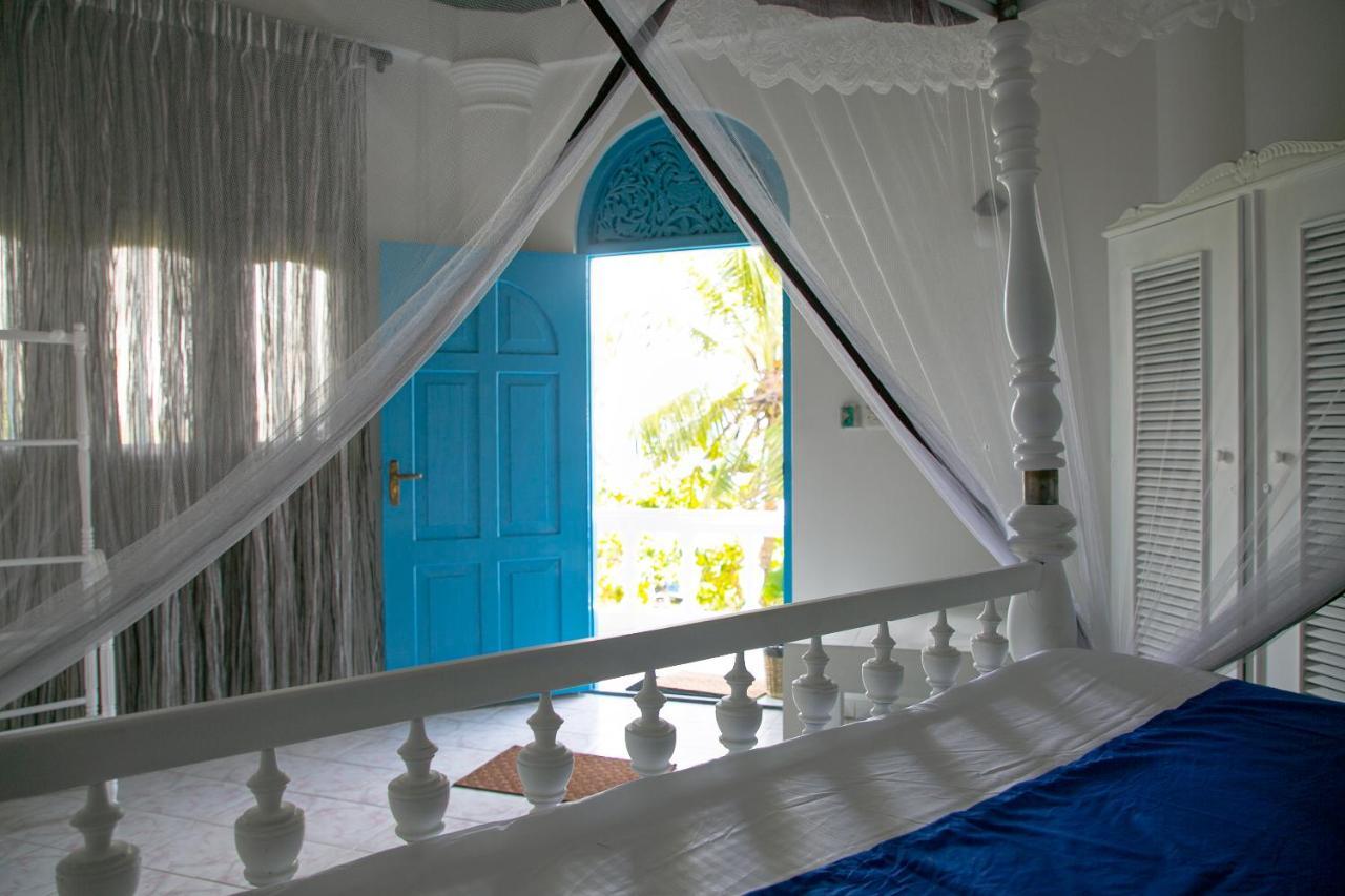 Alma Beach Hotel Weligama Esterno foto