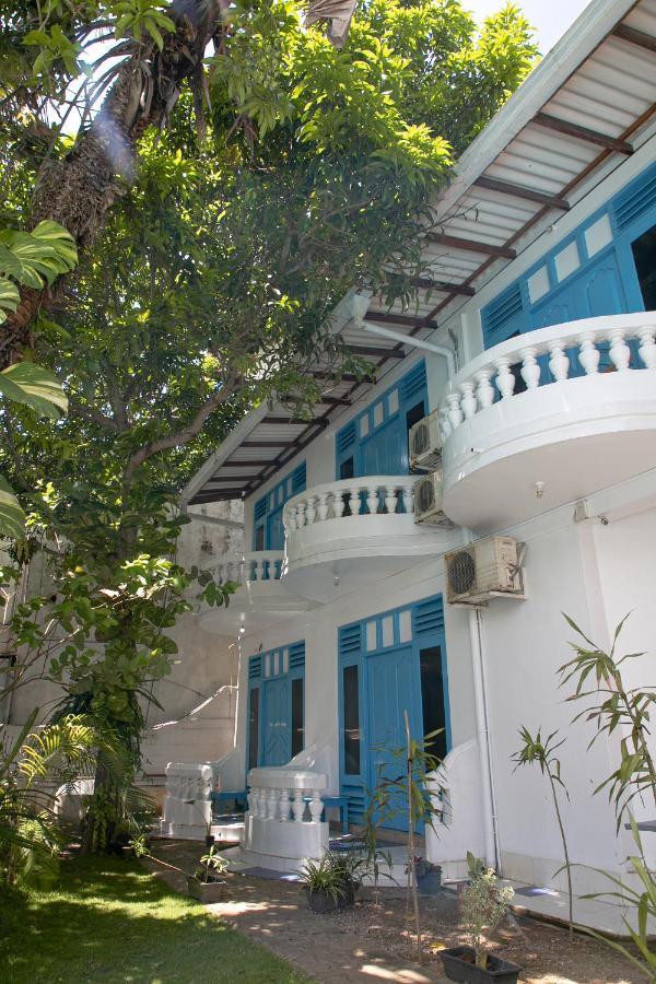 Alma Beach Hotel Weligama Esterno foto