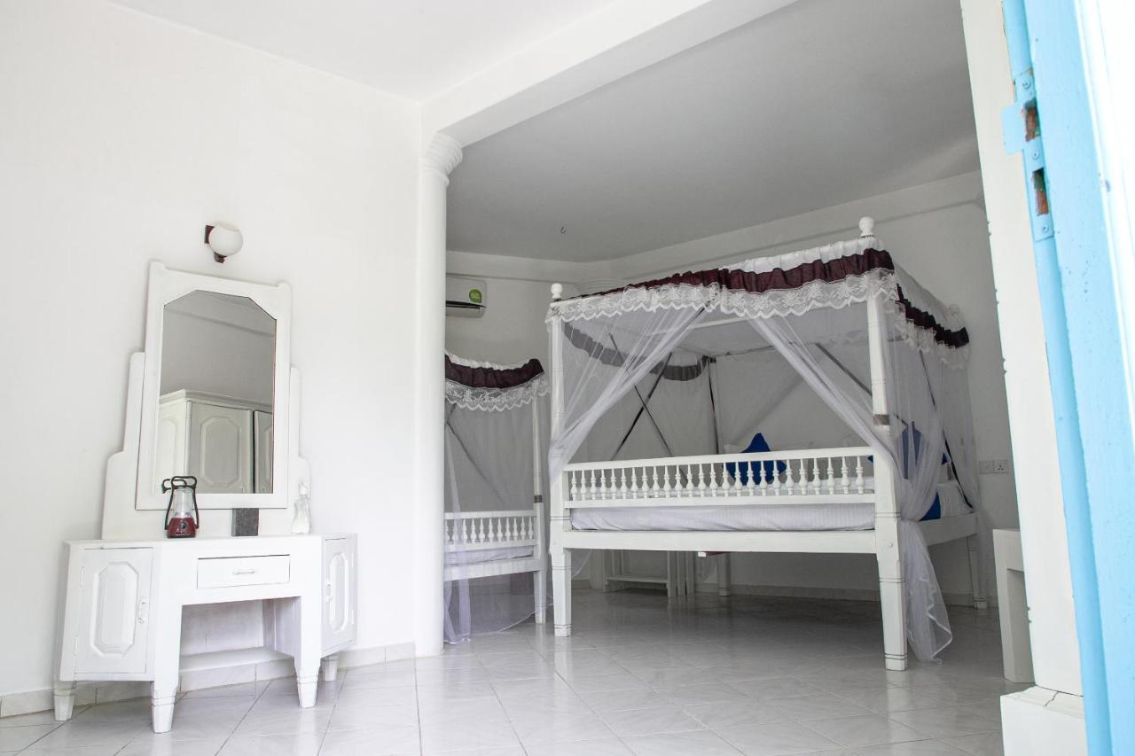 Alma Beach Hotel Weligama Esterno foto